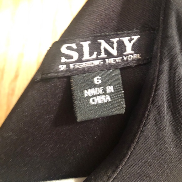 Floral dress - Picture 3 of 3